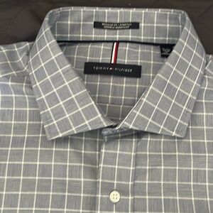 Tommy Halifiger long sleeve dress shirt size 17-17.5  / 34-35 regular fit XL